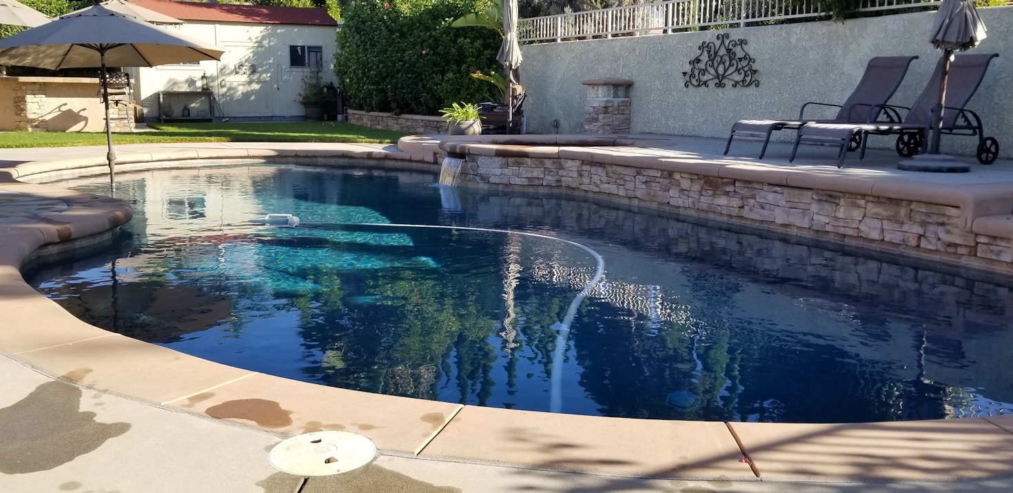 Produtos Essenciais para a Limpeza da Piscina